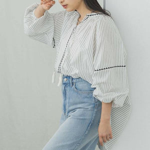 エンブロイダリーエアリーブラウス