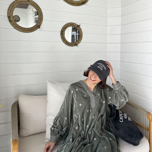 レタリング刺繍キャップ