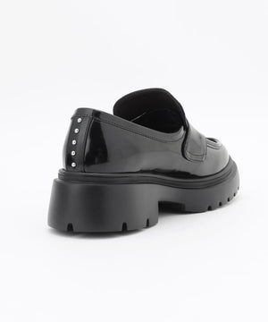 ボリュームスタッズローファー