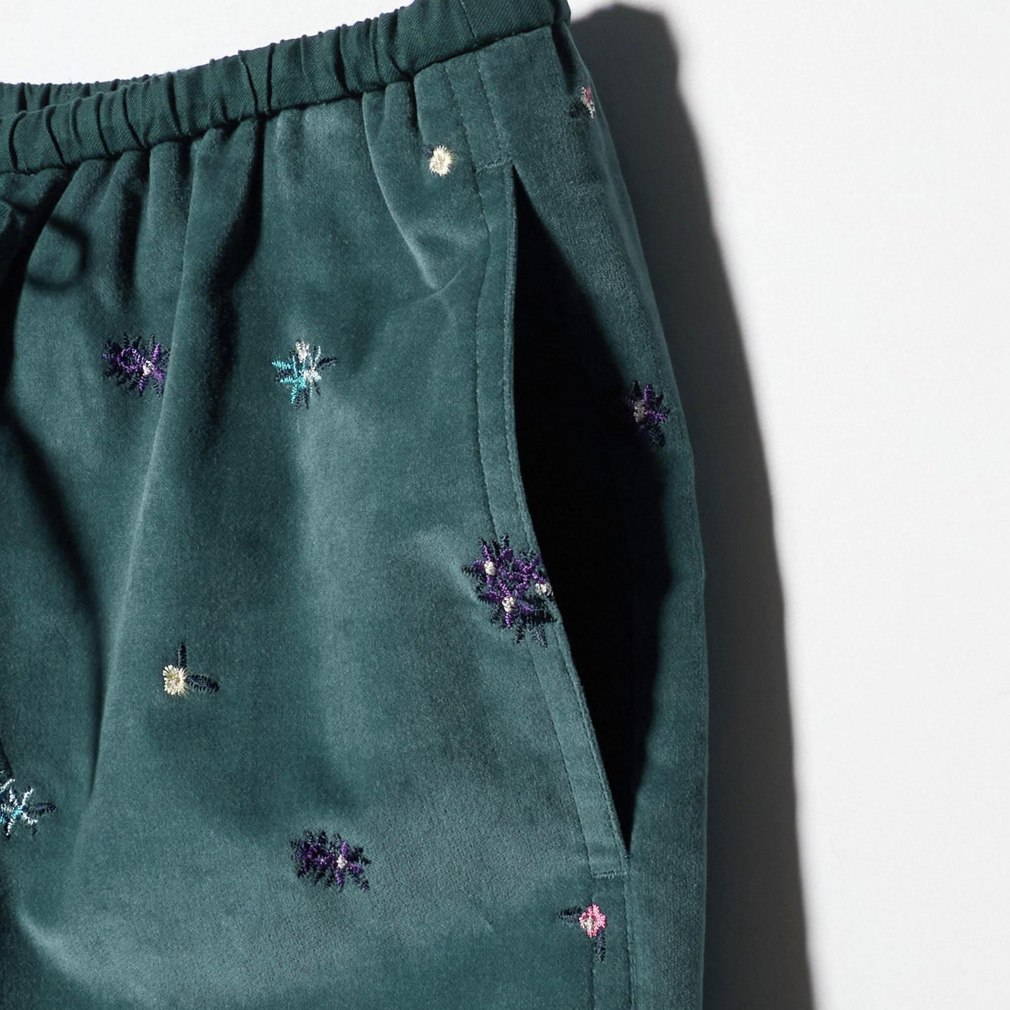 エンブロイダリー イージーパンツ