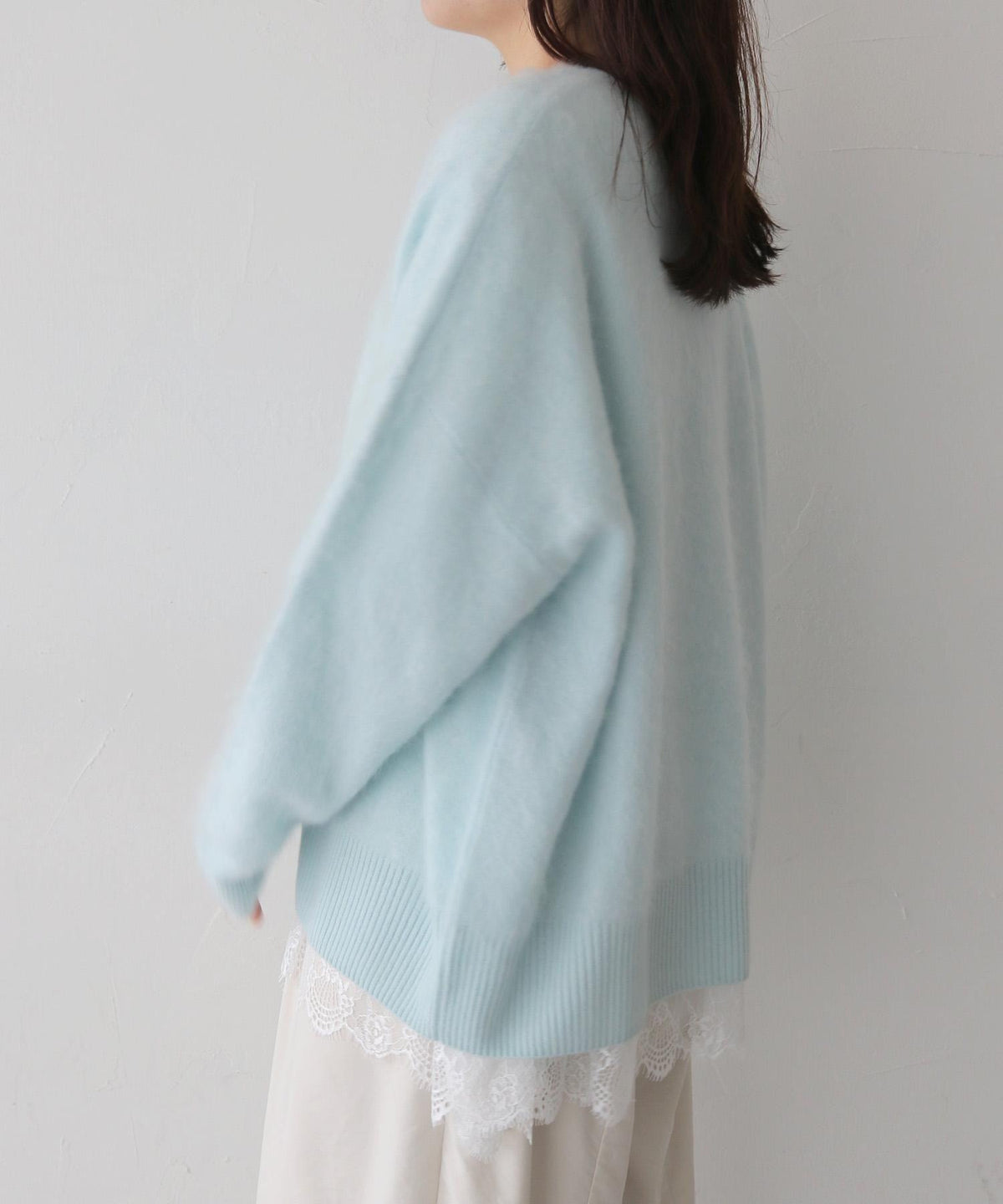 ウールカシミアVネックニット