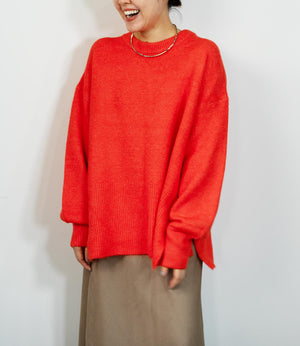 ボクシーオーバークルーネックニット