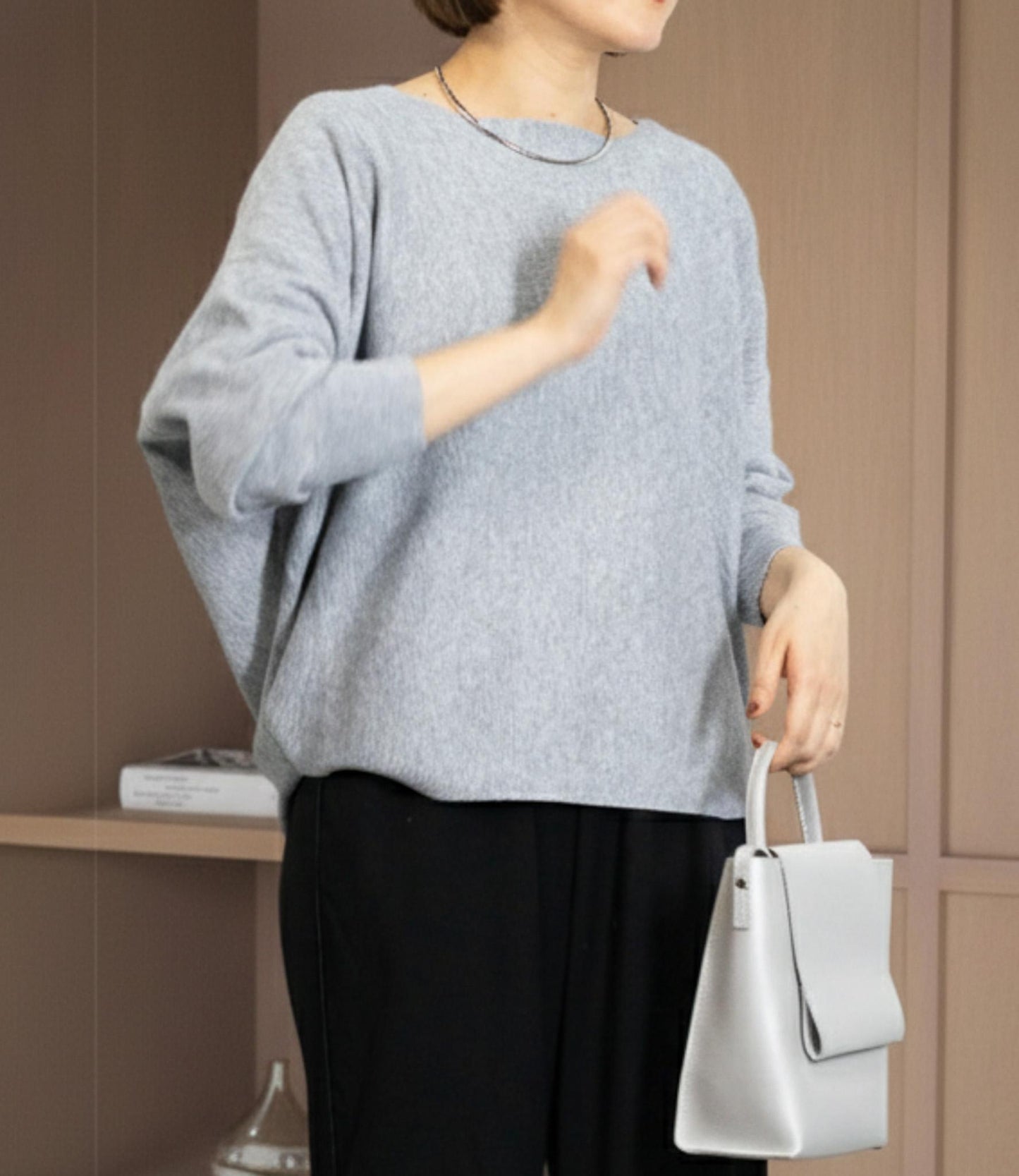 ボートネックラウンドニット