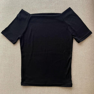 オフショルカットソー