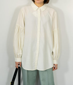 バンドカラーギャザーボリュームブラウス