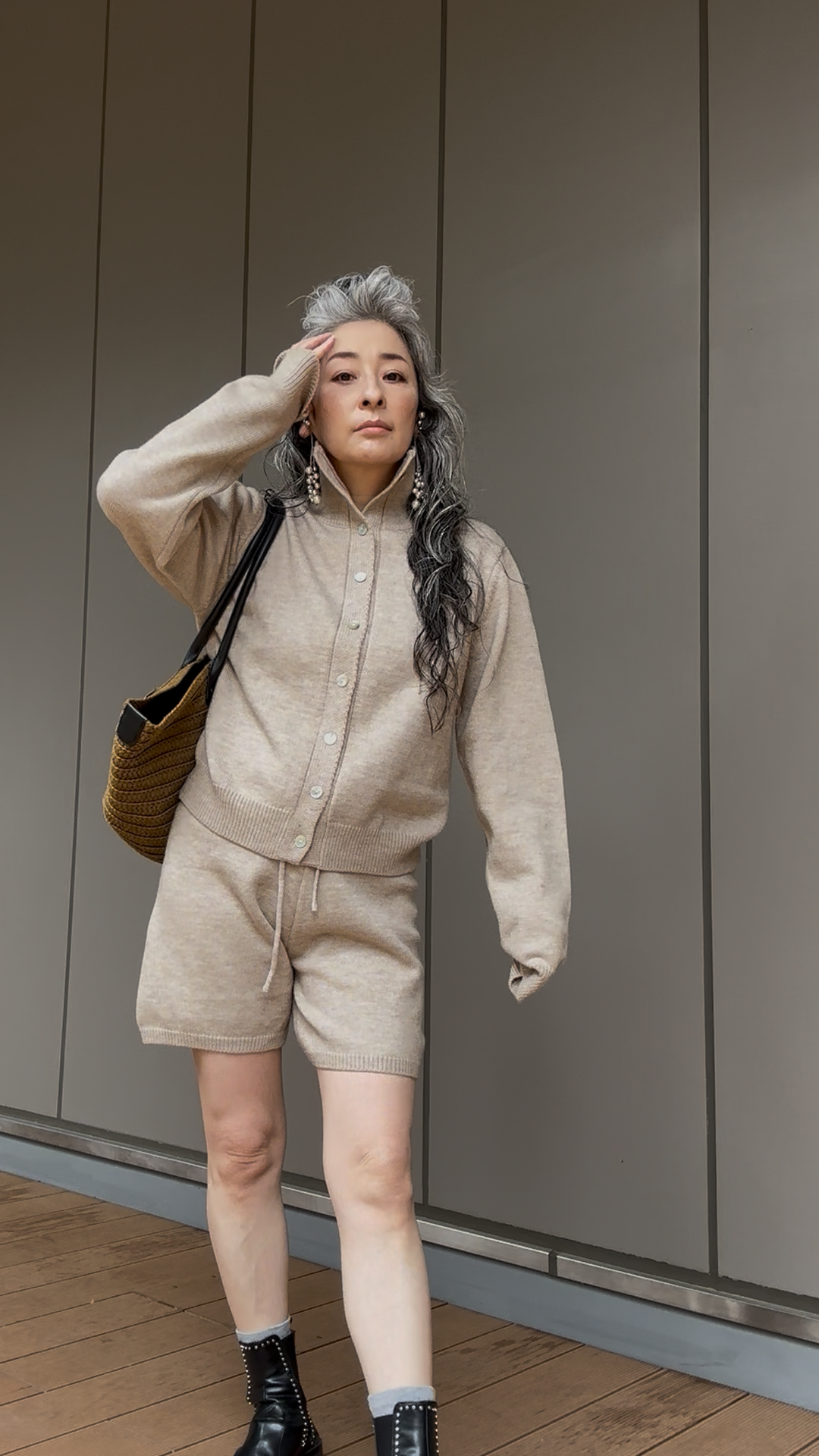 ハイネックショートパンツニットアップ