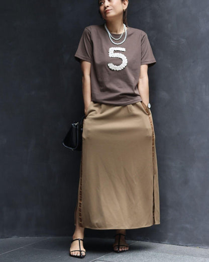 5フラワーTシャツ