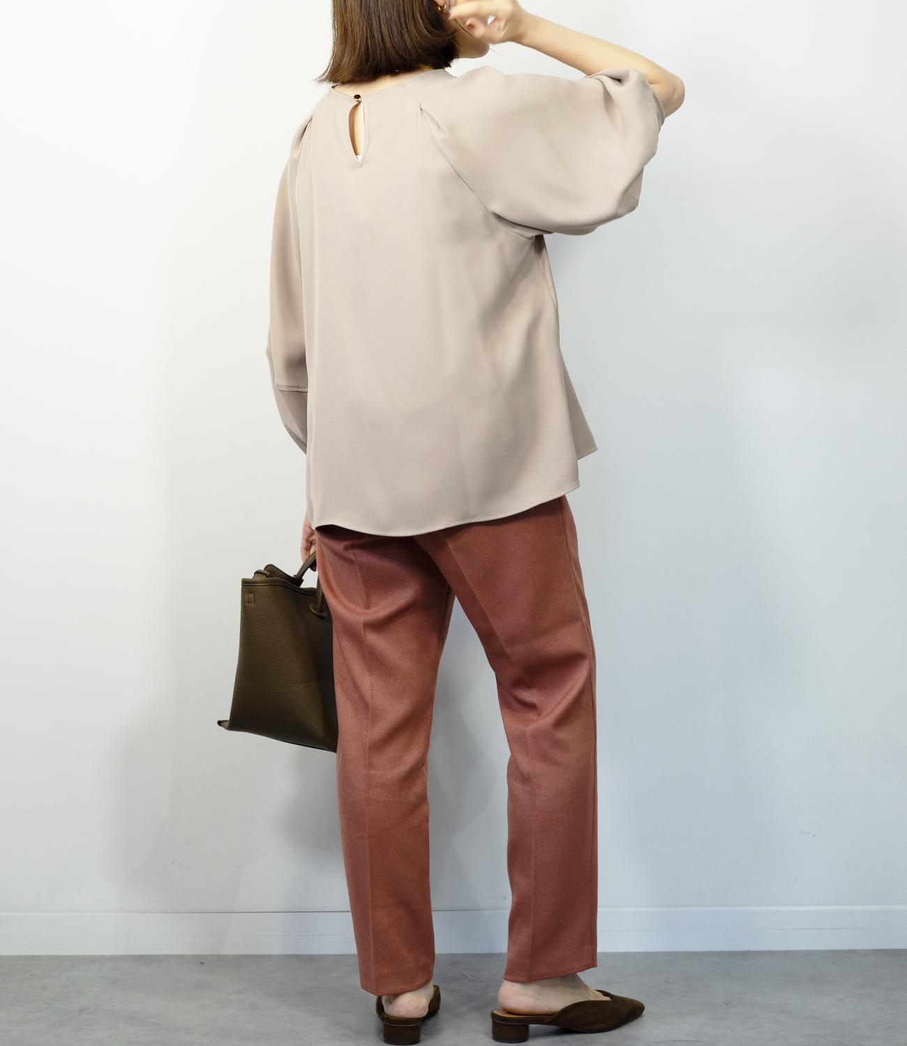 ダブルバックサテンエアリーブラウス