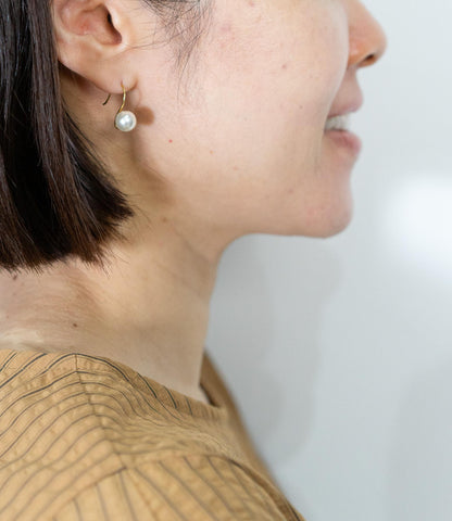 パールカーブピアス