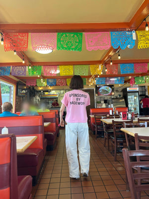 バックロゴピンクTシャツ