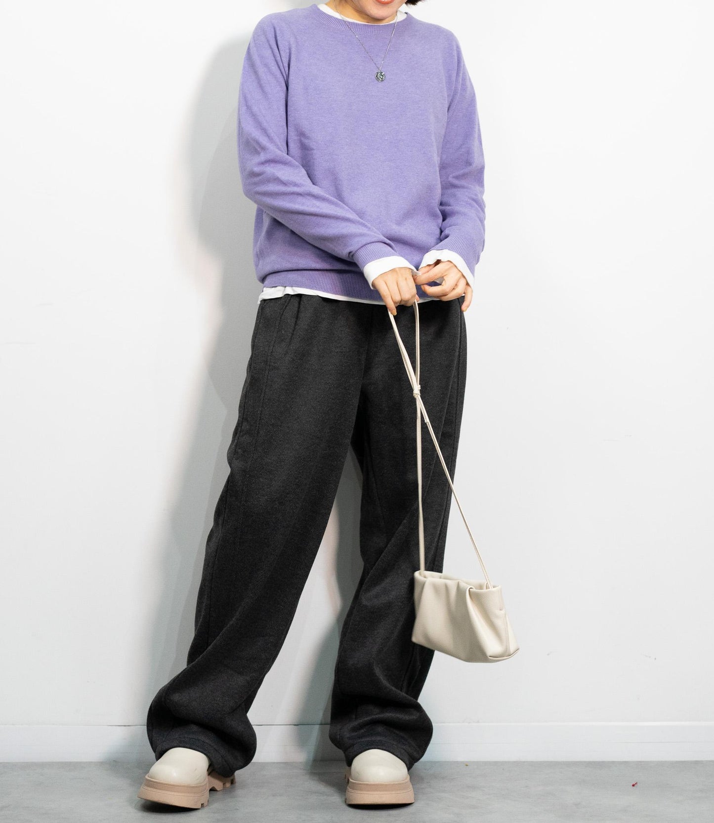 ソフトカシミアクルーネックニット