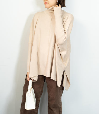 ハイネックポンチョニット