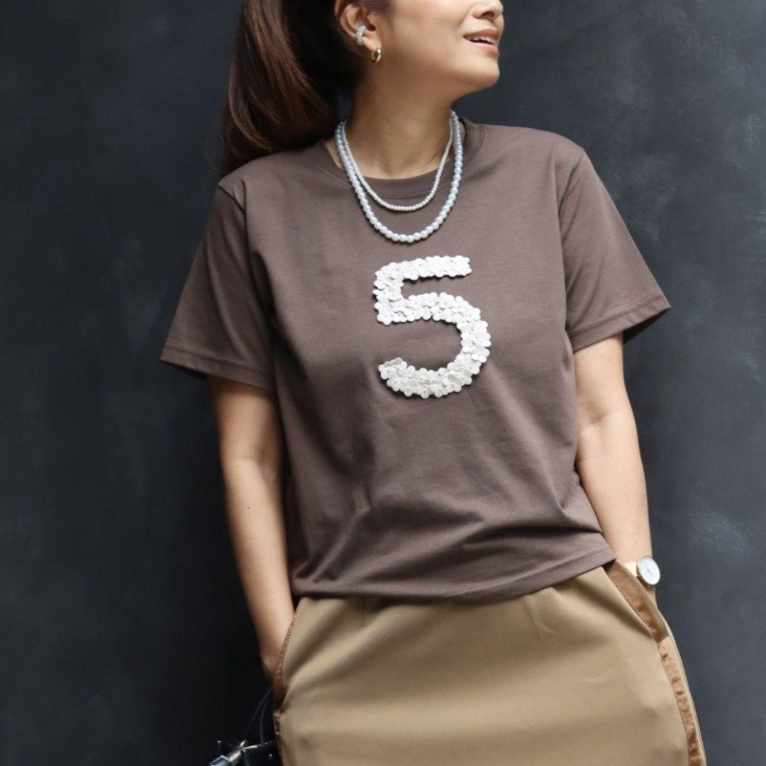 5フラワーTシャツ