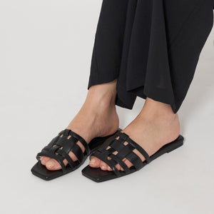 イントレフラット サンダル