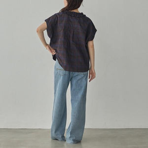 フリルVネックチェックブラウス