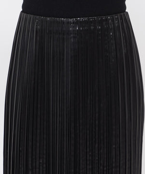 レザー ライク サテン プリーツスカート（uncrave WHITE）