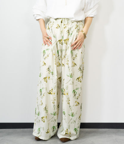 ボタニカル柄イージーパンツ