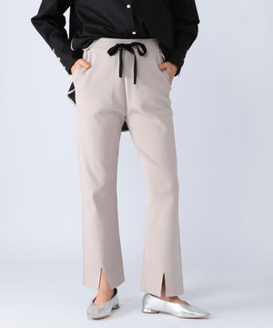 スリットパンツ