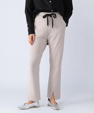 スリットパンツ