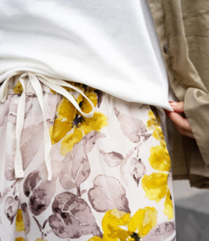 ボタニカルフラワーイージーパンツ