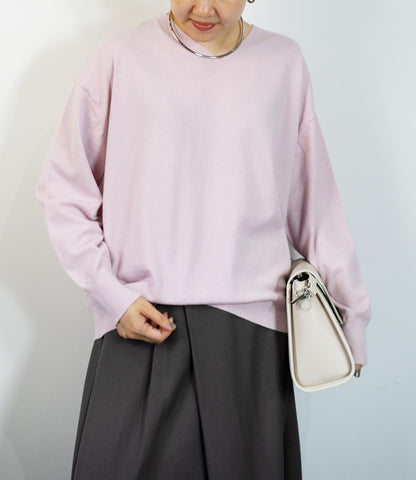 Vネックコンパクトニット