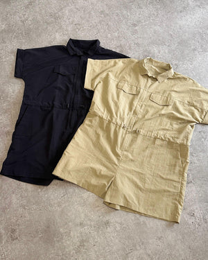 ナイロンジャンプスーツ