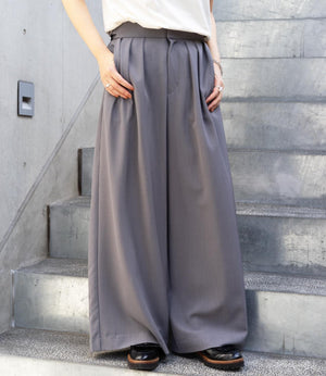 サイドベルトタックワイドスラックス