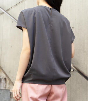 コクーンシルエットボートネックカットソー