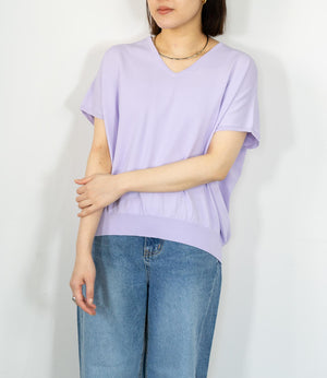 ゆったりVネックニット