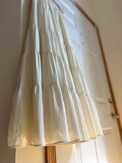 アイボリーティアードスカート