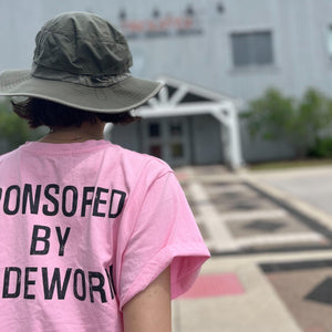 バックロゴピンクTシャツ