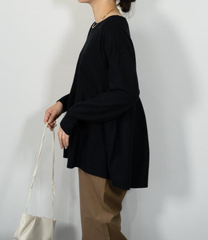 ペプラムシルエットニットプルオーバー