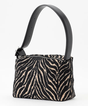 スクエアワンハンドル バッグ