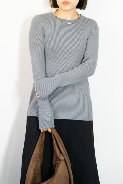 コンフォータブルスリムニット