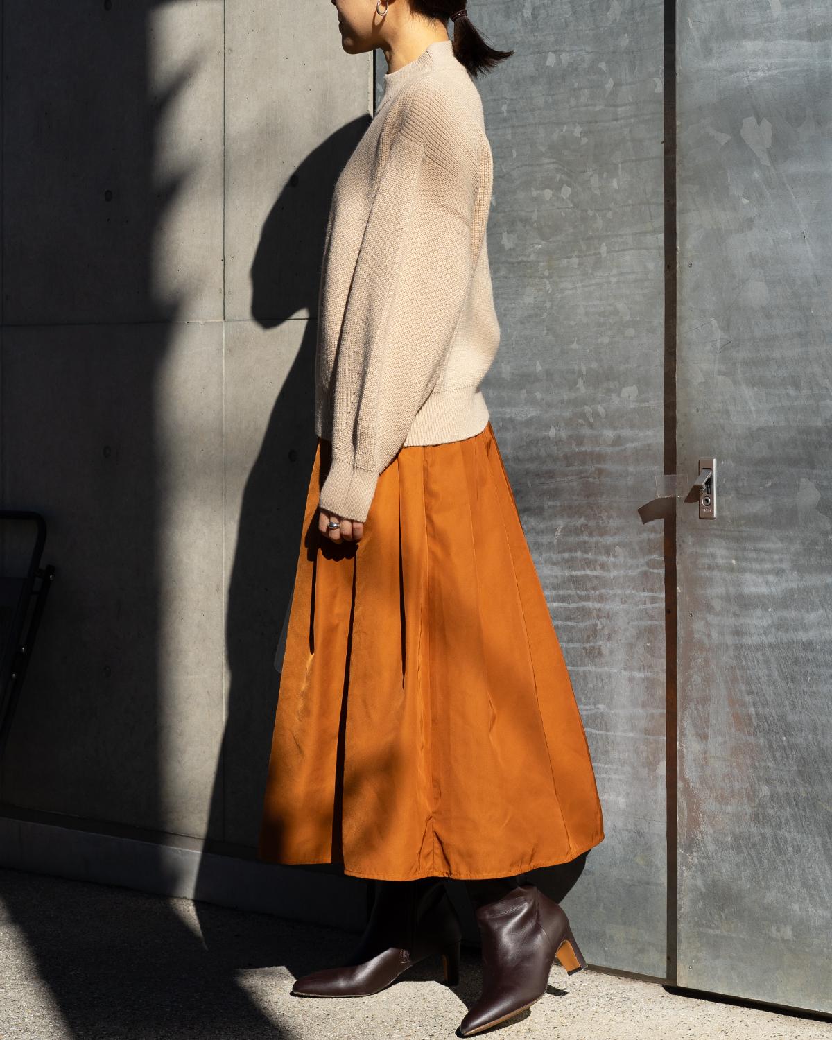 ハイネックボリュームスリーブニット