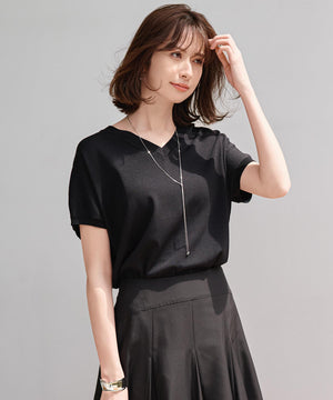 スゴ機能美 Vネック ニット