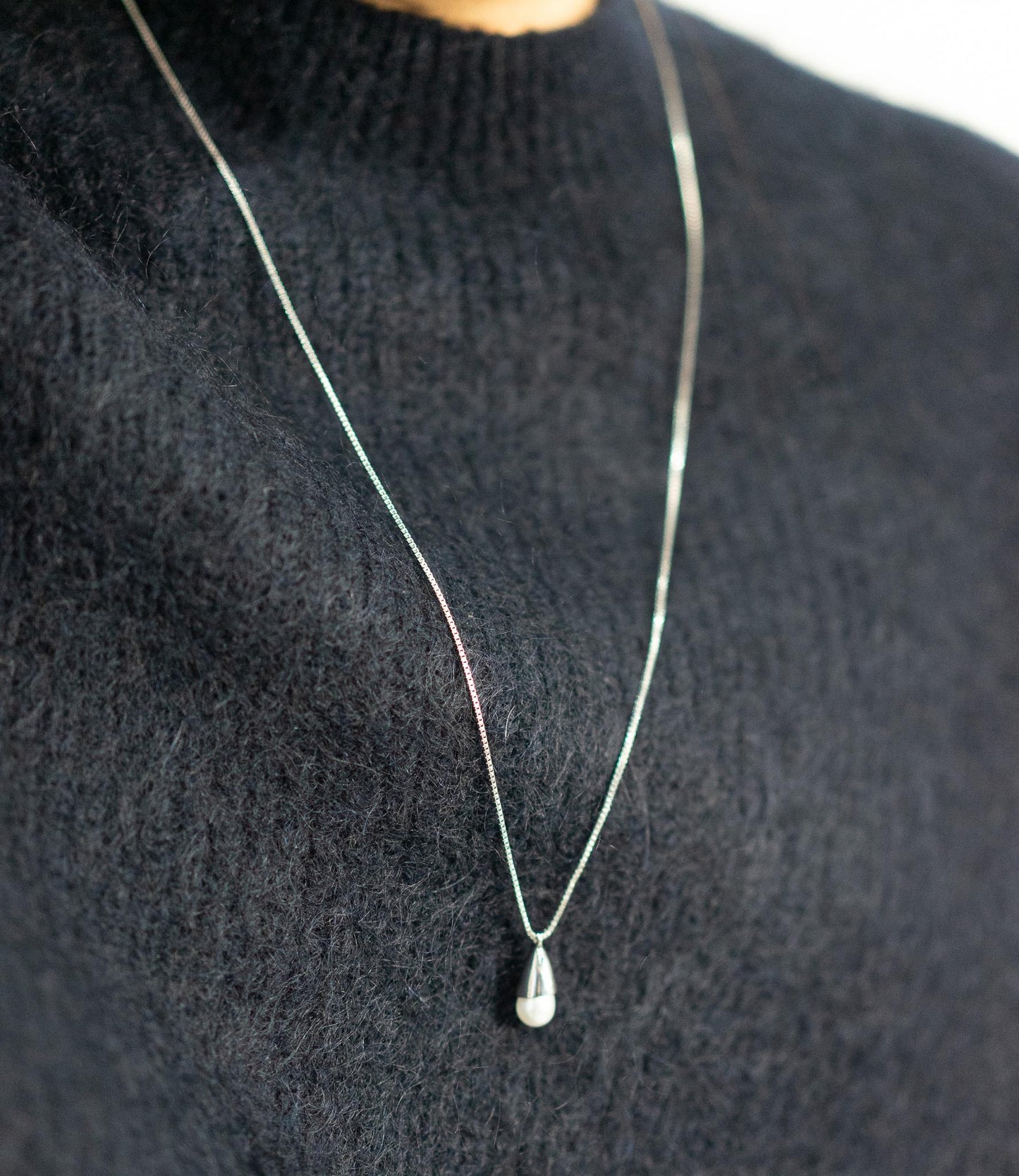 ドロップパールロングネックレス