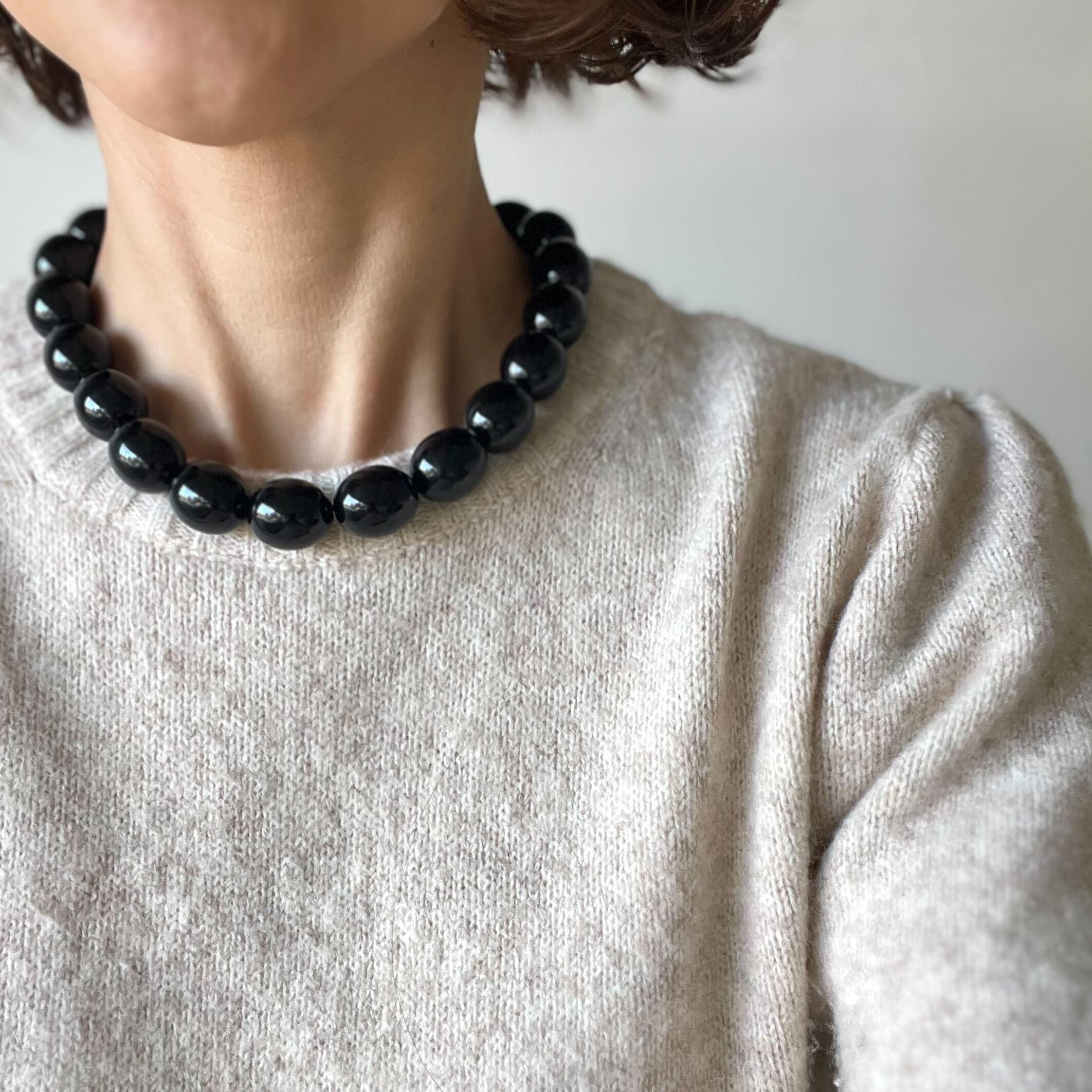 高品質 ぶどうのロングネックレス typeB 約67cm ぶどうの実ブラックネックレス – &DROBE (アンドローブ)