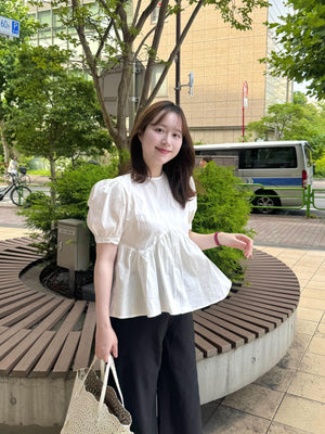 半袖パフスリーブブラウス