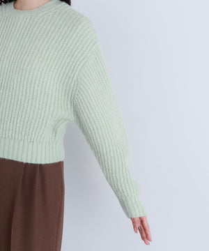 クロップドアゼフォルムニット