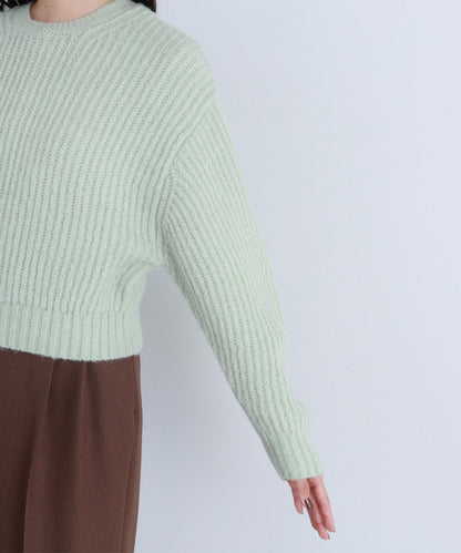 クロップドアゼフォルムニット