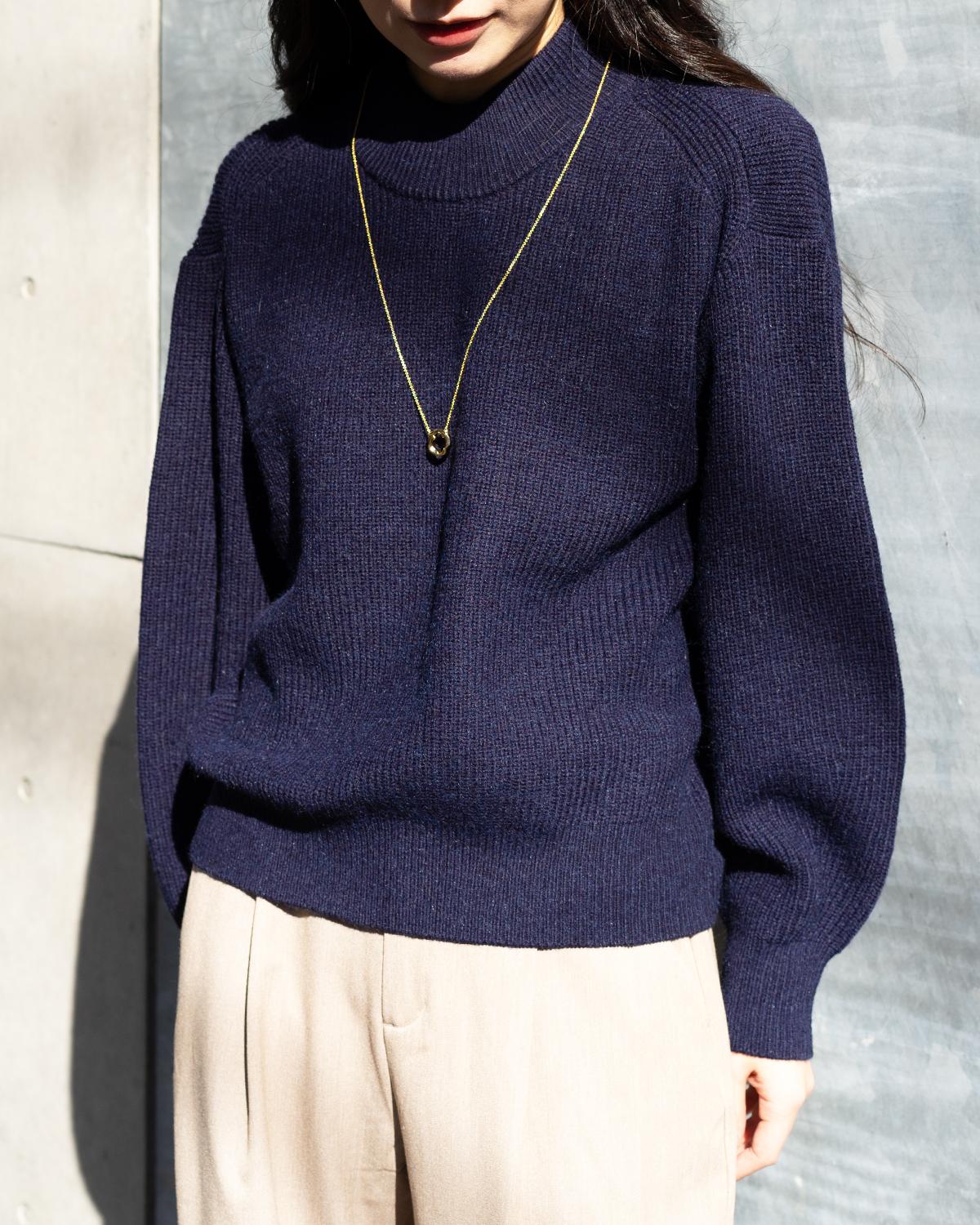 ハイネックボリュームスリーブニット