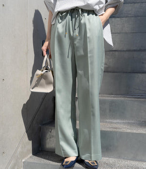 ナチュラルフレアシルエットパンツ