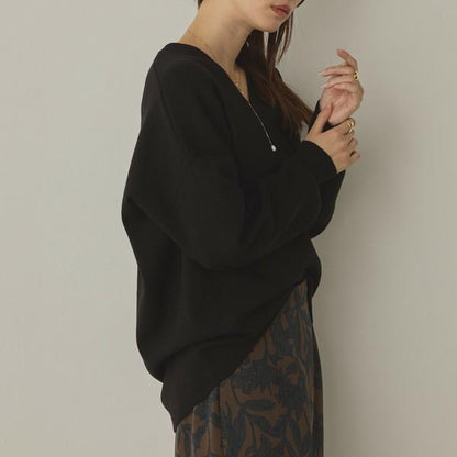 やわもちVネックニット