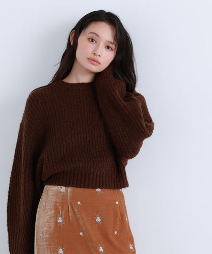 クロップドアゼフォルムニット