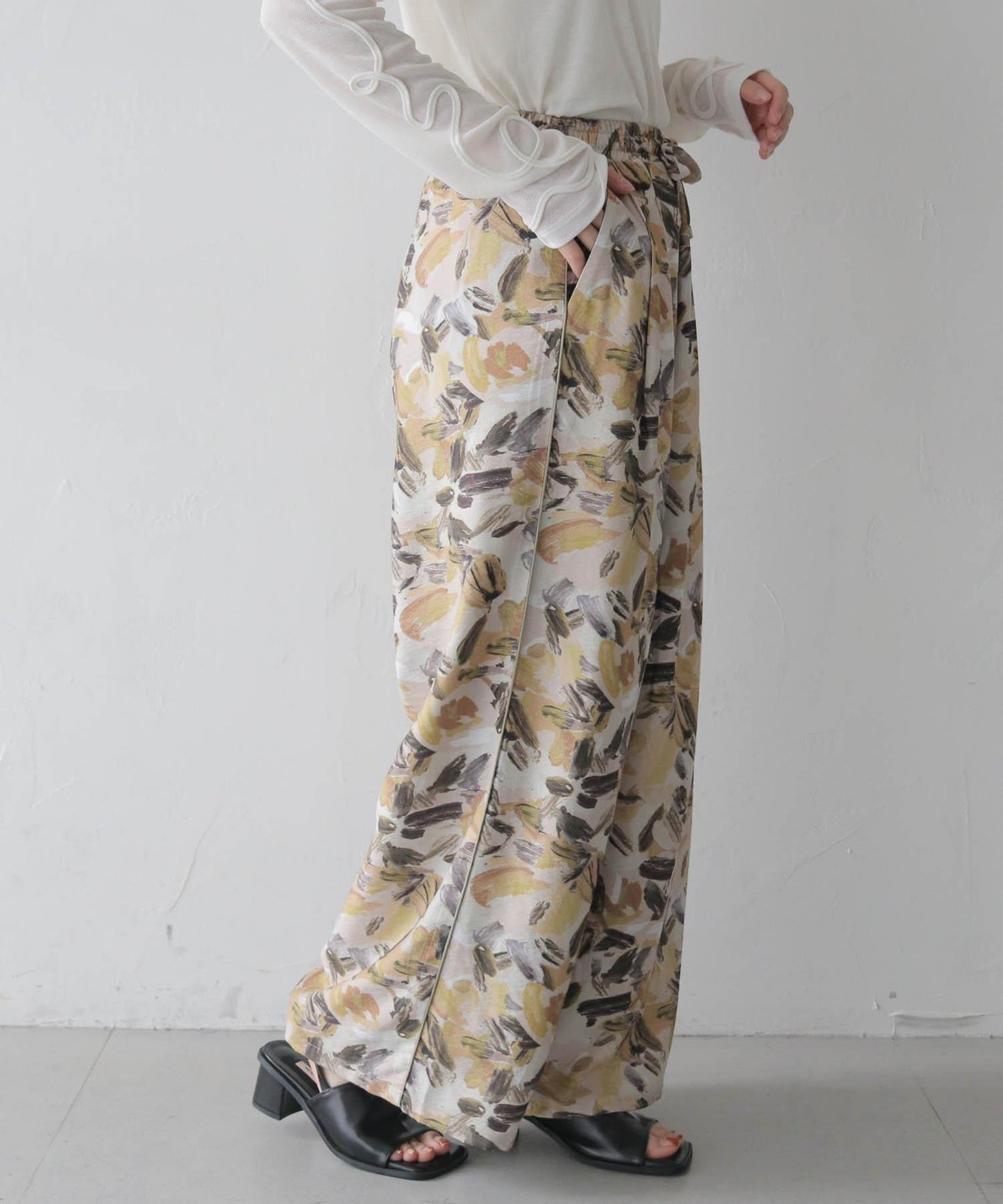 ペインティングフラワーイージーパンツ