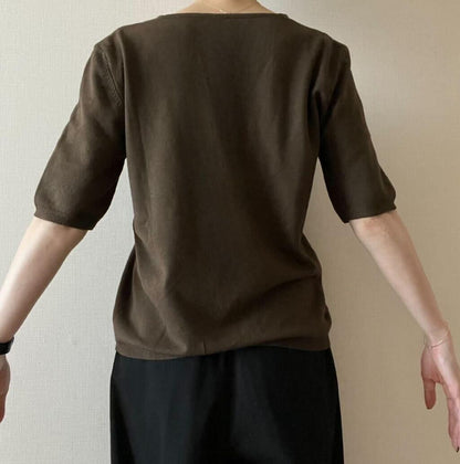 ミニマルVネックハーフスリーブニット