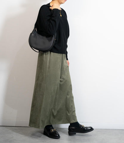 ボートネックラウンドニット