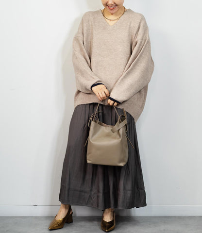 バイカラールーズVネックニット