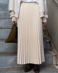 ホワイト系・アイボリー